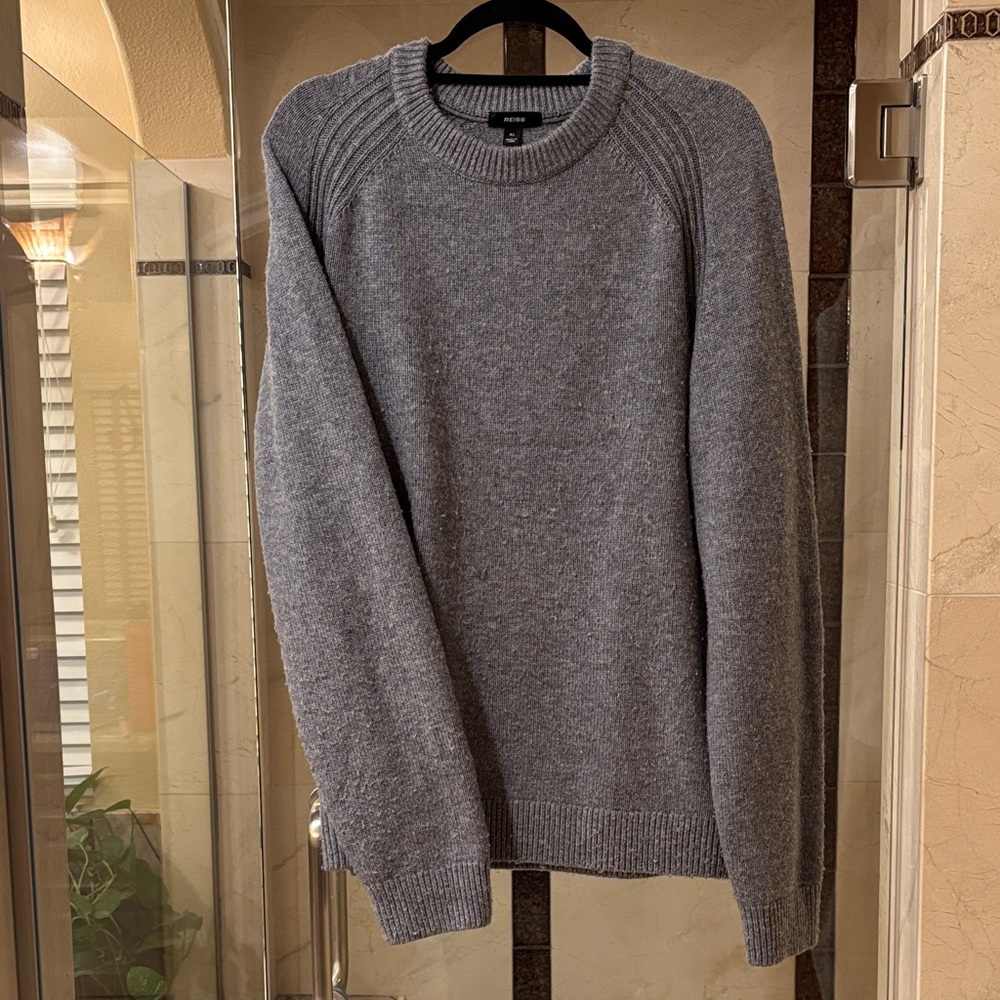 Men's Gray Sweater